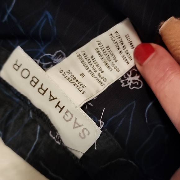 SAG HARBOR WOMEN'S SKIRT,   SIZE  18. DARK BLUE. - Picture 5 of 10